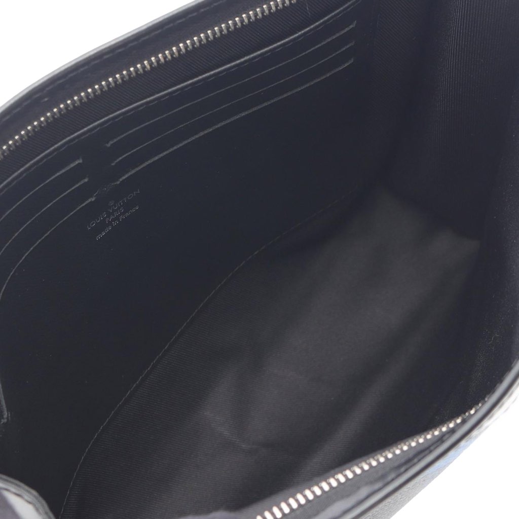 Louis Vuitton Damier Graphite Pixel Pochette Voyage MM - 3