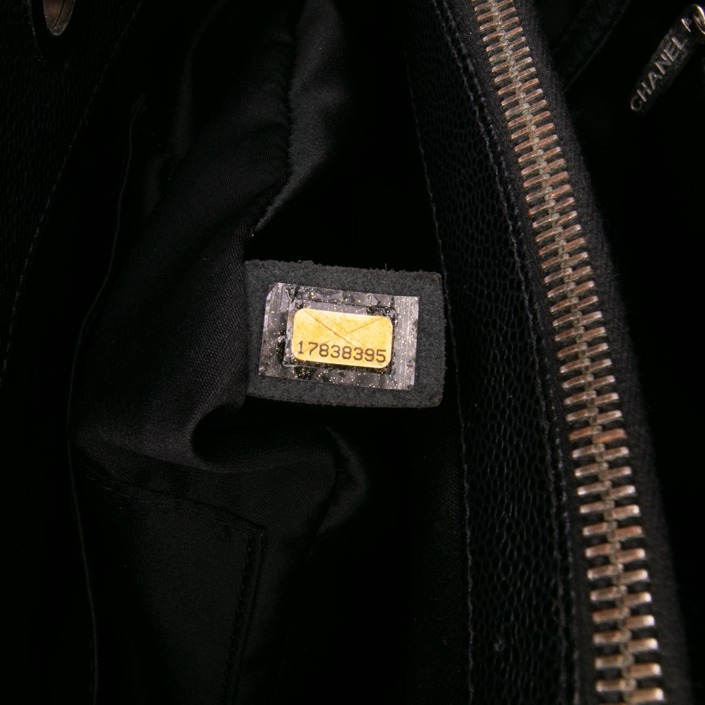 Chanel Caviar Grand Shopping Tote - Detail 1