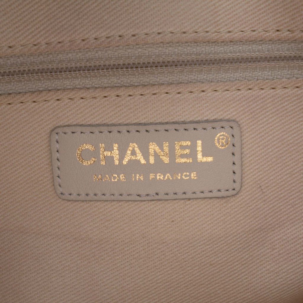 Chanel CC Printed Canvas Eiffel Tower Shoulder Bag - 5