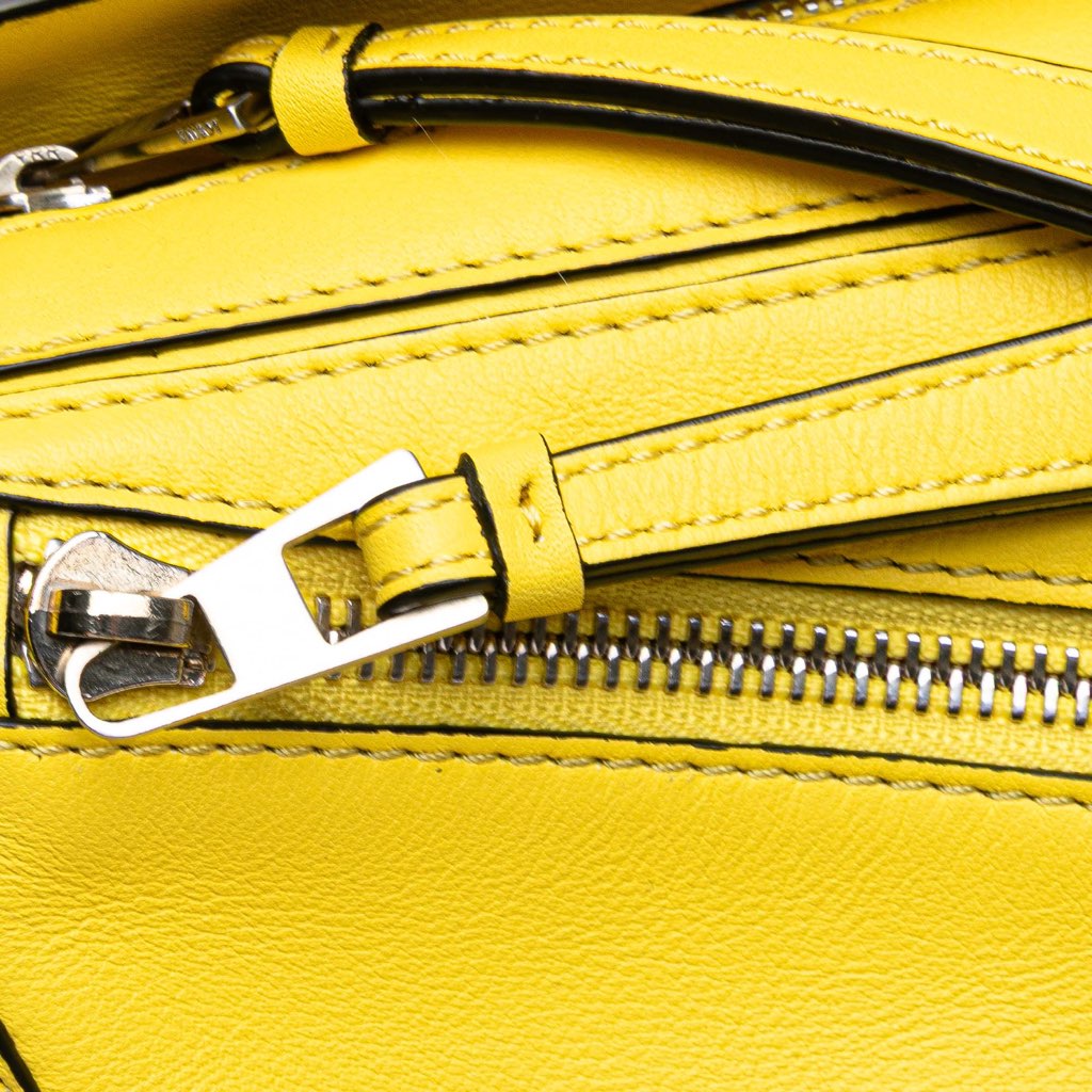 Loewe Mini Calfskin Puzzle Bumbag - Detail 2