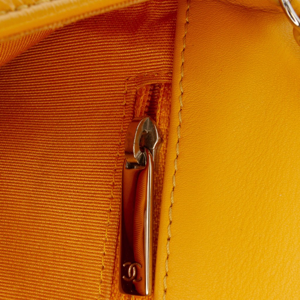 Chanel Crumpled Calfskin Bi Quilted Vintage Full Flap - Detail 2