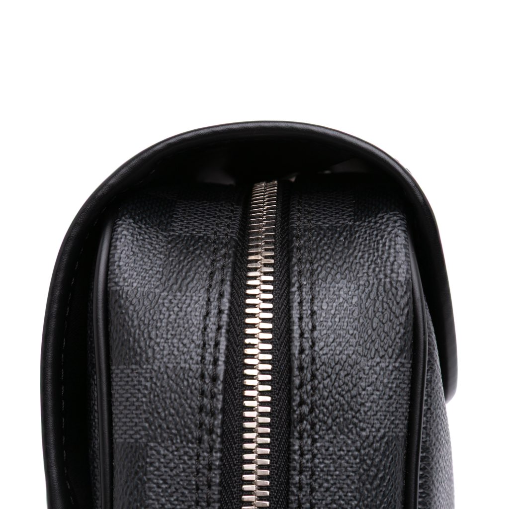 Louis Vuitton Damier Graphite Hanging Toiletry Kit Pouch - Image 15