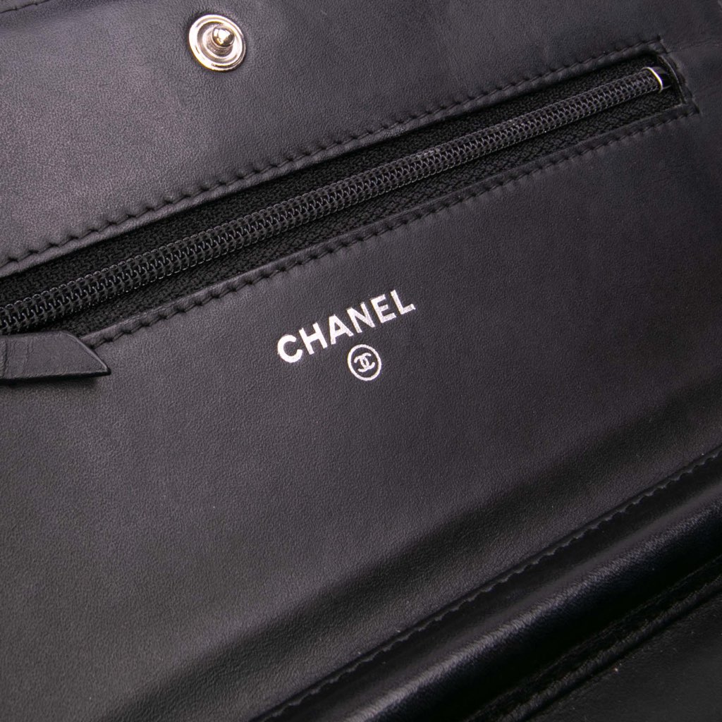 Chanel Quilted Shiny Aged Calfskin Boy Wallet On Chain - Side view