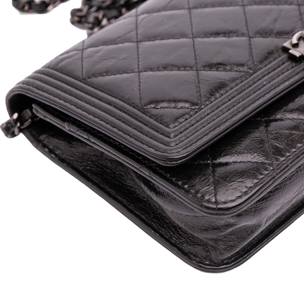 Chanel Quilted Shiny Aged Calfskin Boy Wallet On Chain - Detail 2