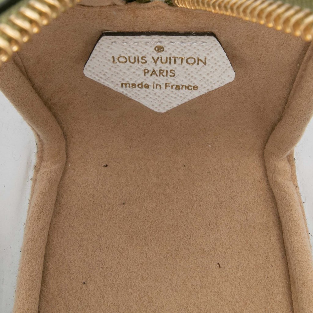 Louis Vuitton Monogram Giant Jungle Beach Pouch - 5