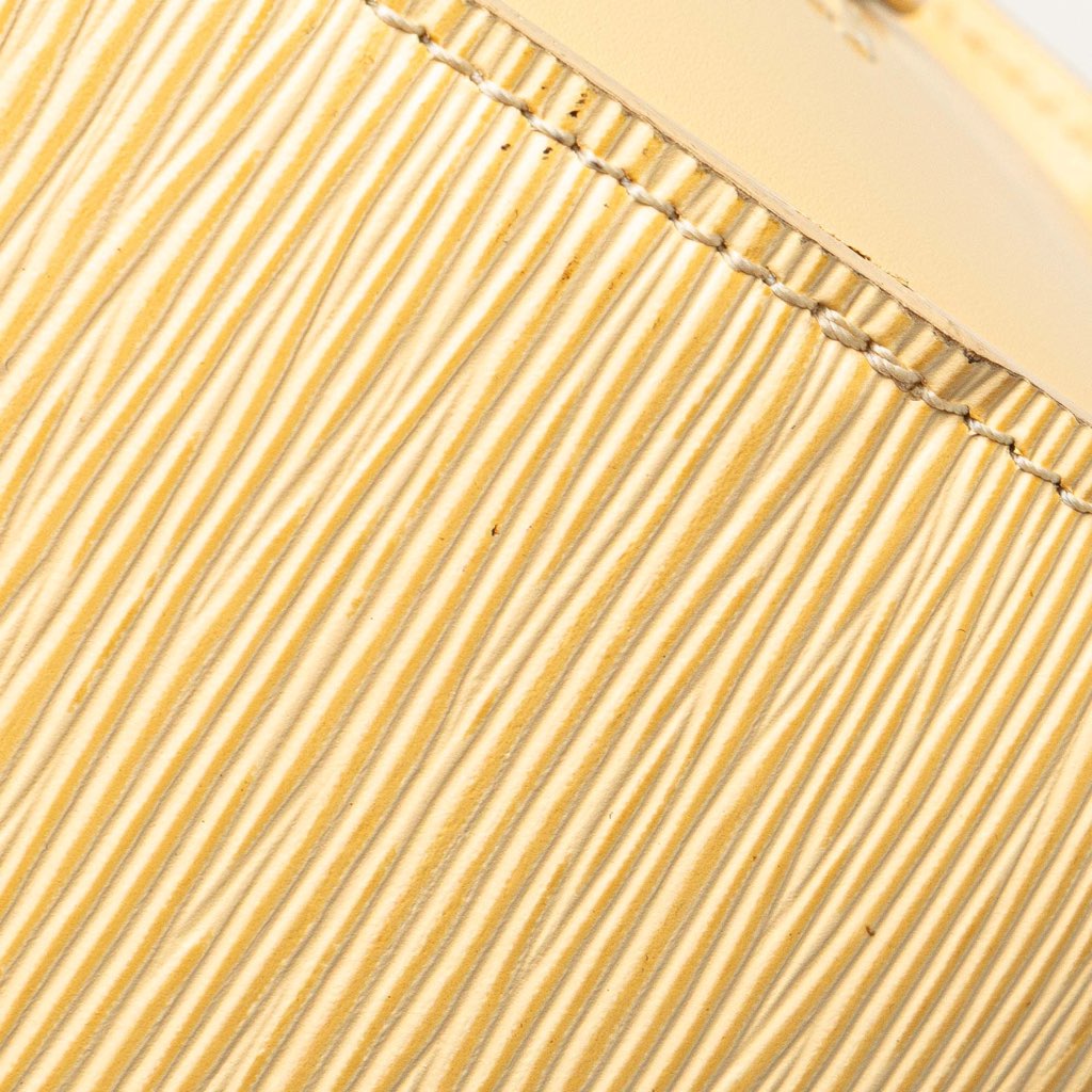 Louis Vuitton Epi Pont Neuf PM - Detail 2