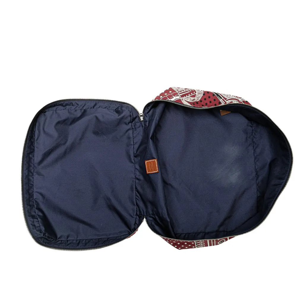 Hermès Silk Eperon D'or Bandana Travelsilk Cube PM Red Silk Good - Model View
