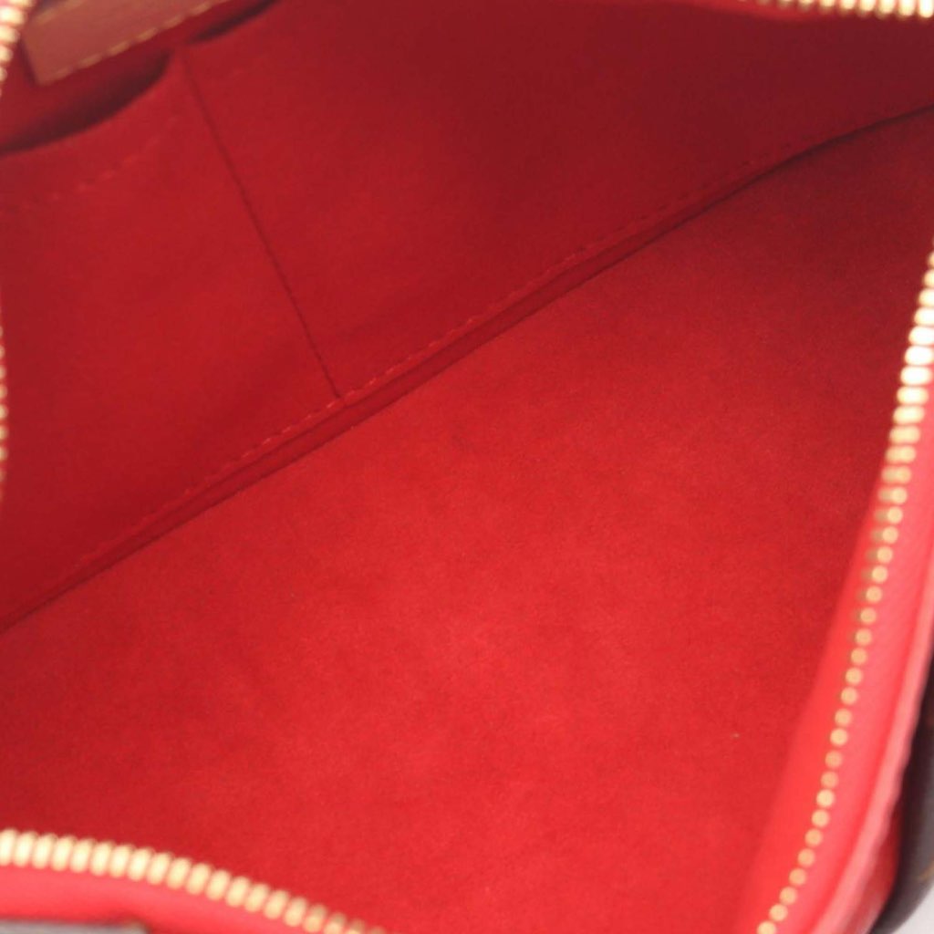 Louis Vuitton Monogram V Tote BB - Image 6