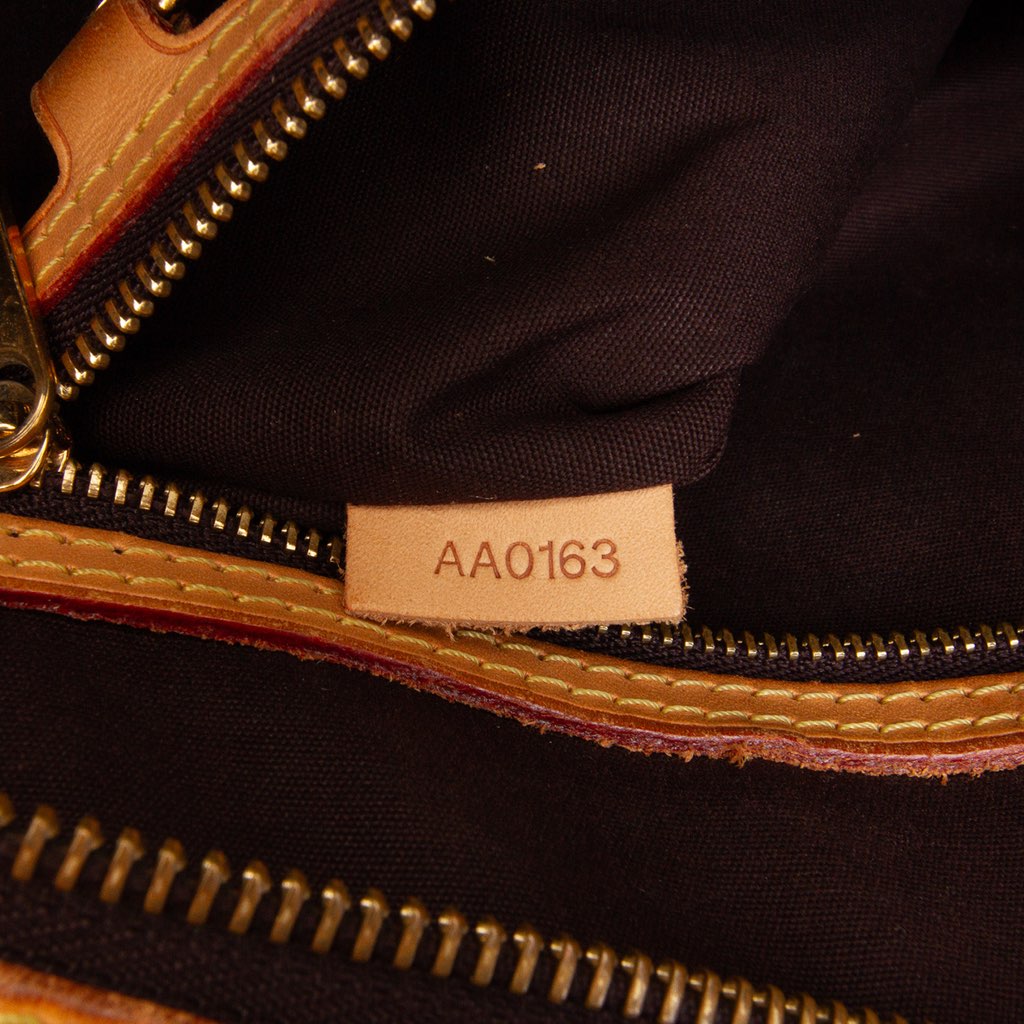 Louis Vuitton Monogram Vernis Brea MM - Detail 1