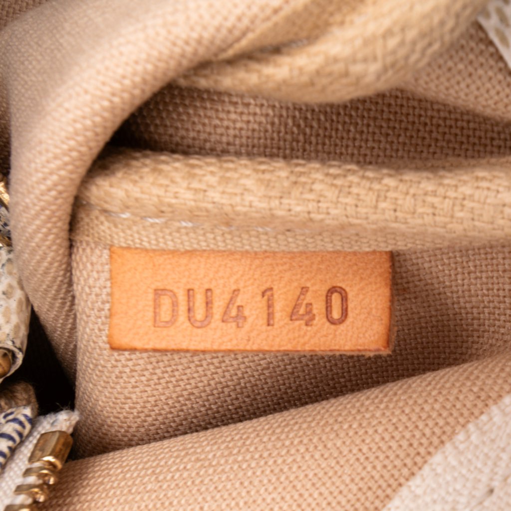 Louis Vuitton Damier Azur Mini Pochette Accessoires - Detail 1