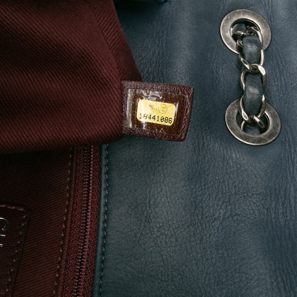 Chanel Paris Edinburgh Medium Diamond Embossed Calfskin New Chic Flap - Detail 1