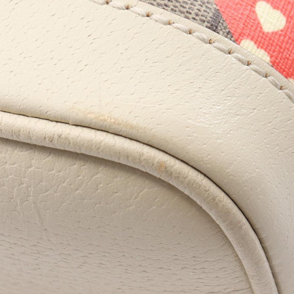 Gucci GG Supreme Les Pommes Apple and Heart Backpack - Detail 2