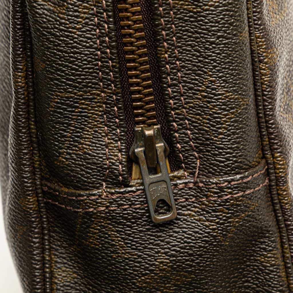 Louis Vuitton Monogram Trousse Toilette 28 - Detail 1