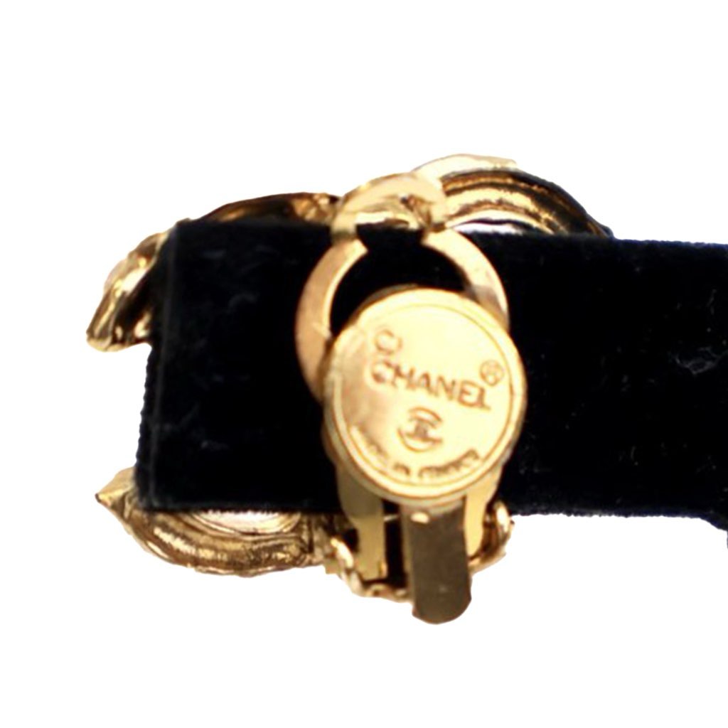 Chanel CC Gold Plated Clip On Earrings - Detail 2