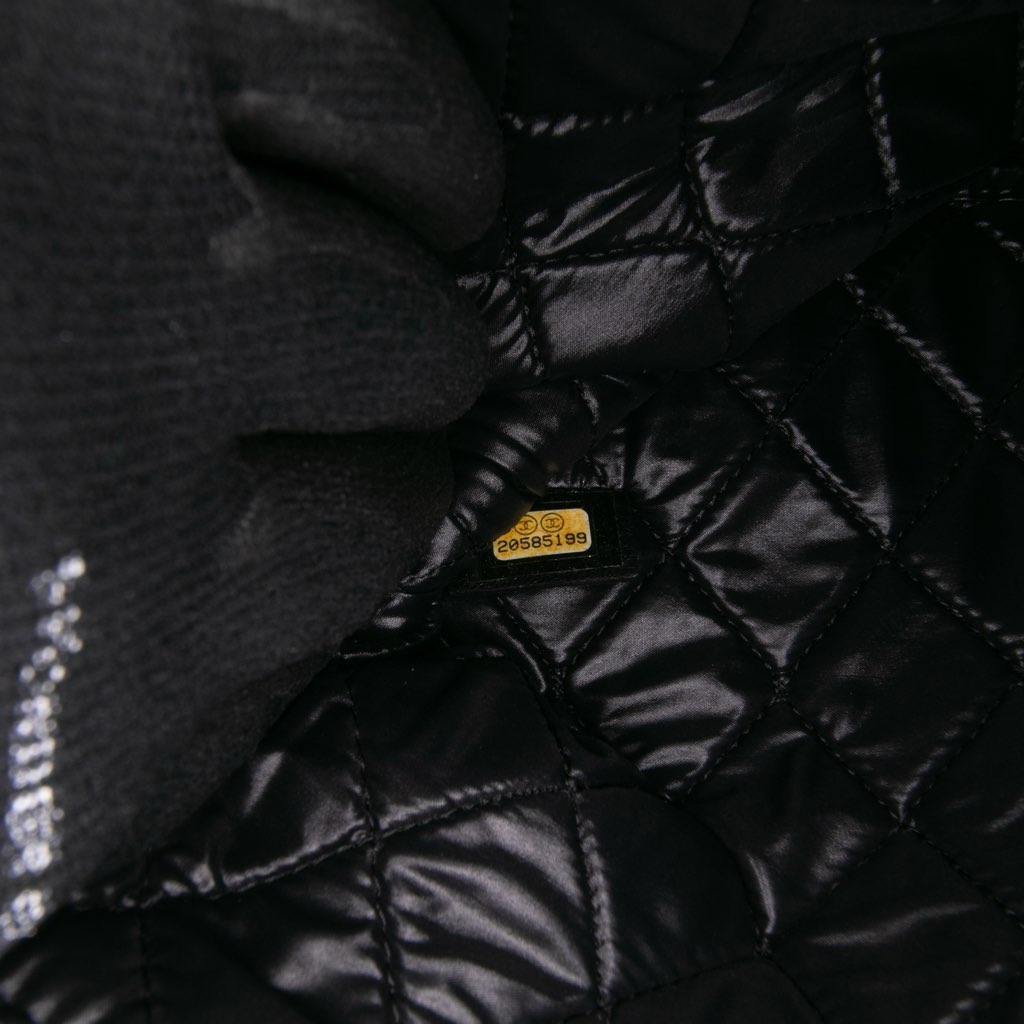 Chanel Medium Quilted Patent O Case Clutch - Detail 1