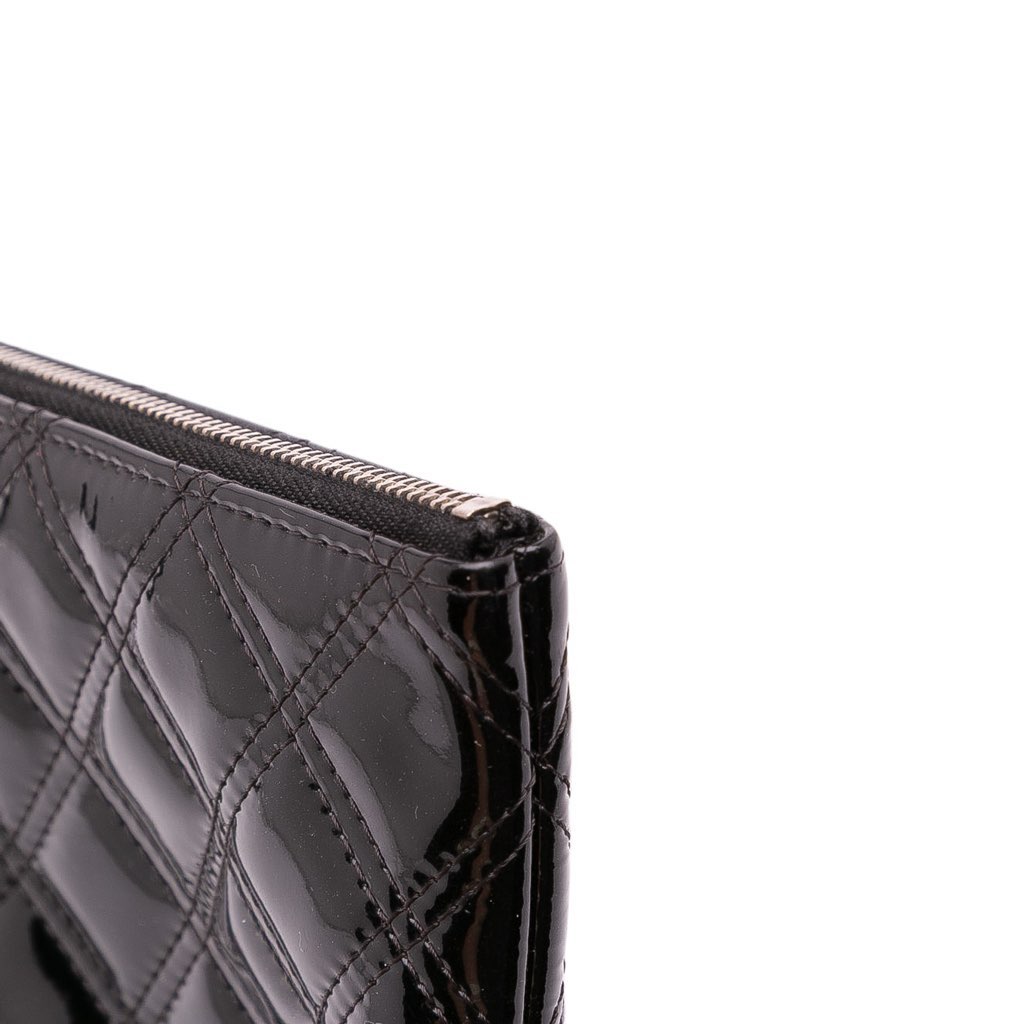 Chanel Medium Quilted Patent O Case Clutch - Image 11
