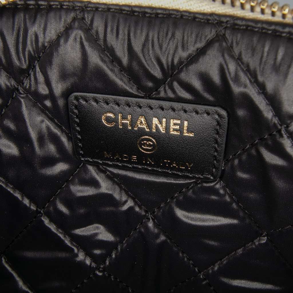Chanel Medium Bicolor Caviar and Iridescent Calfskin O Case Clutch - 5