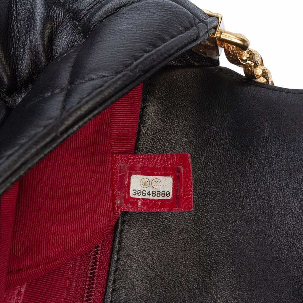 Chanel Small Quilted Lambskin CC Coin Flap - Detail 1