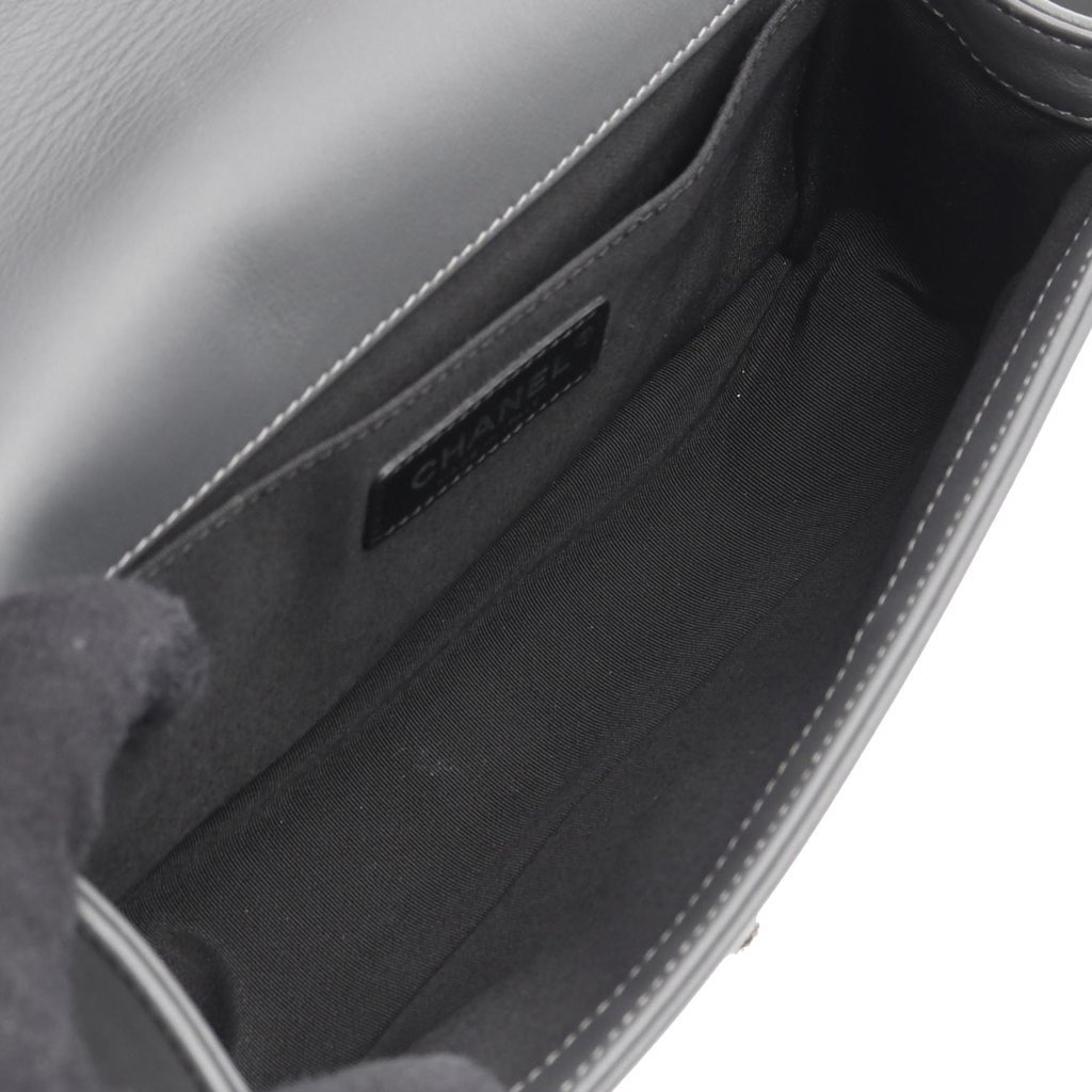 Chanel Old Medium Braided Tweed and Calfskin Boy Flap - Image 6