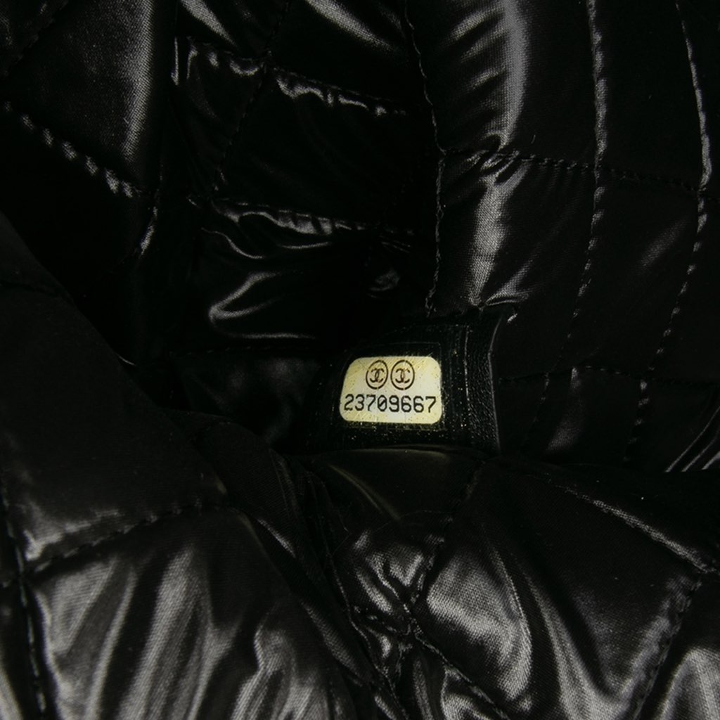 Chanel Large Quilted Lambskin Camellia O Case Clutch - Detail 1