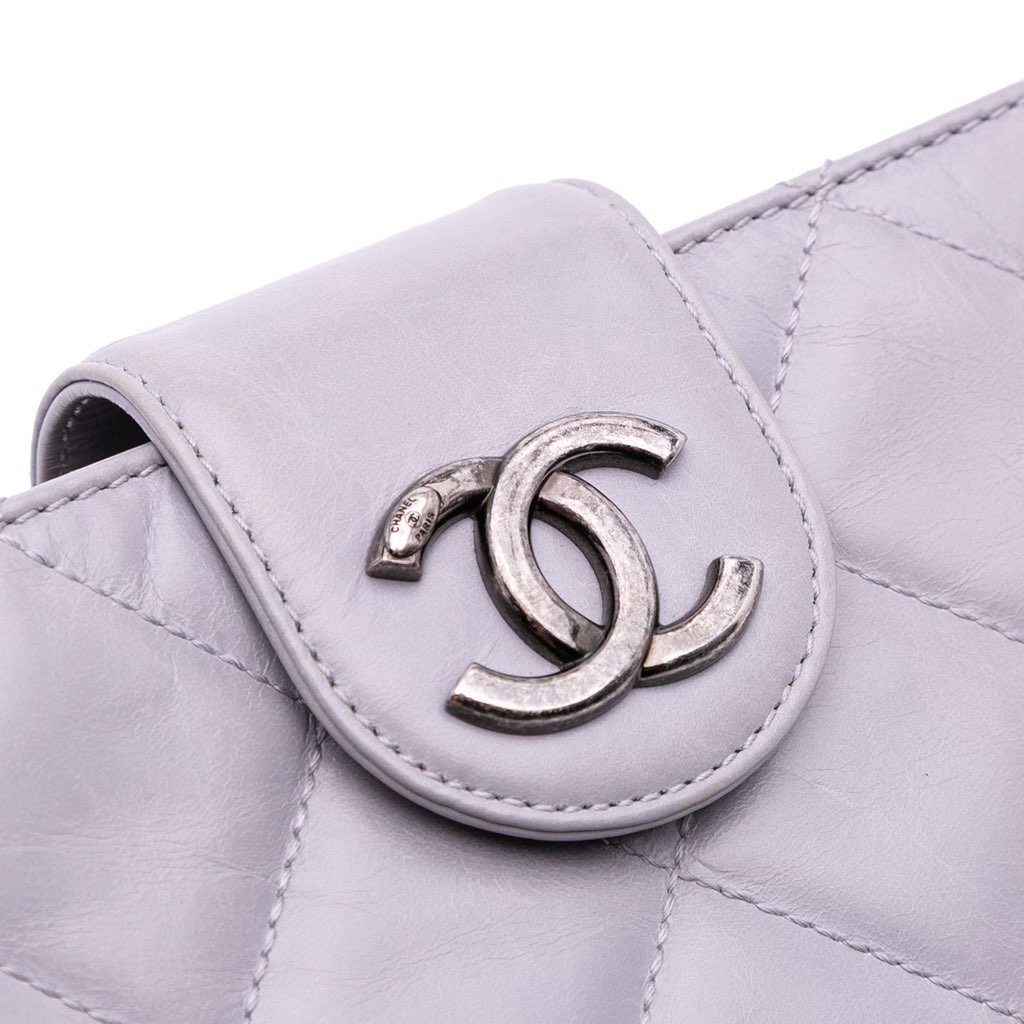 Chanel Quilted Glazed Calfskin Coco Pleats Chain Clutch - Image 10