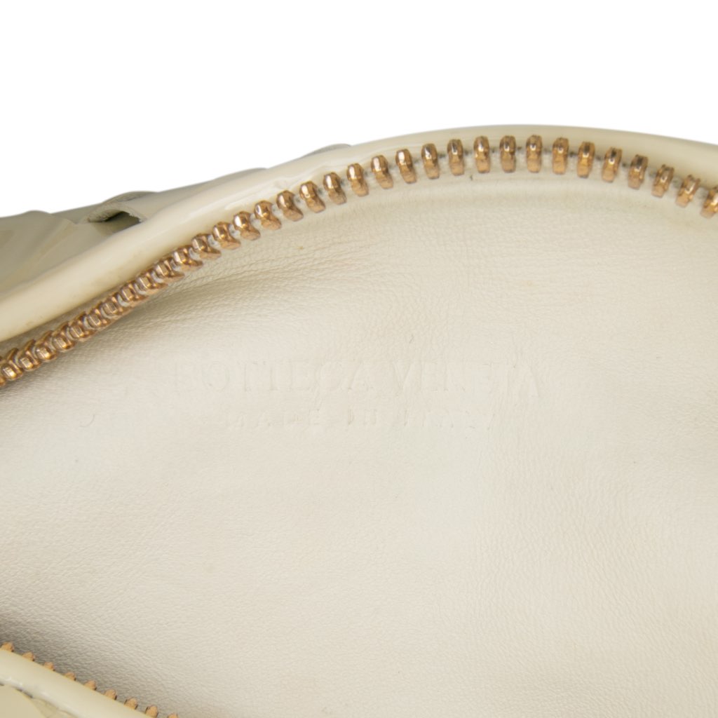 Bottega Veneta Mini Patent Intrecciato Jodie - Side view