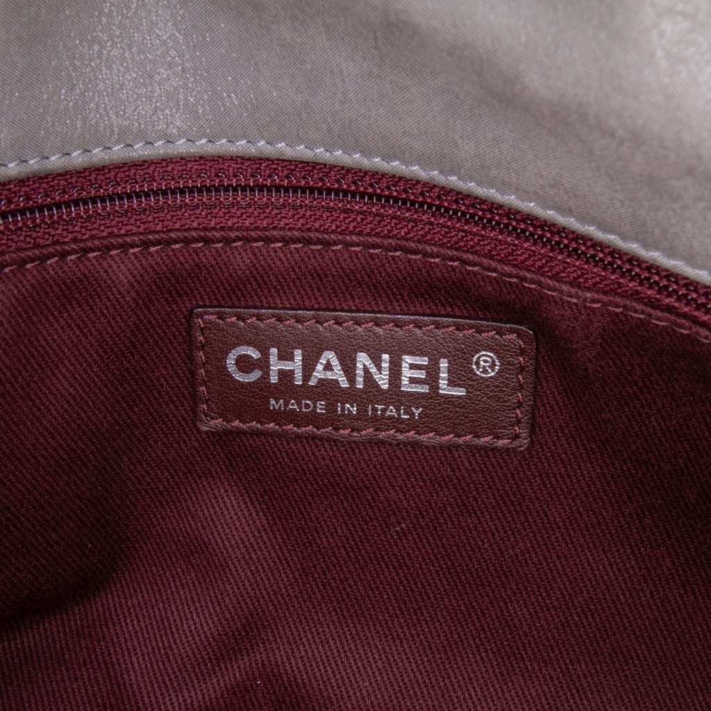 Chanel Jumbo Iridescent Calfskin In The Mix Flap - Side view