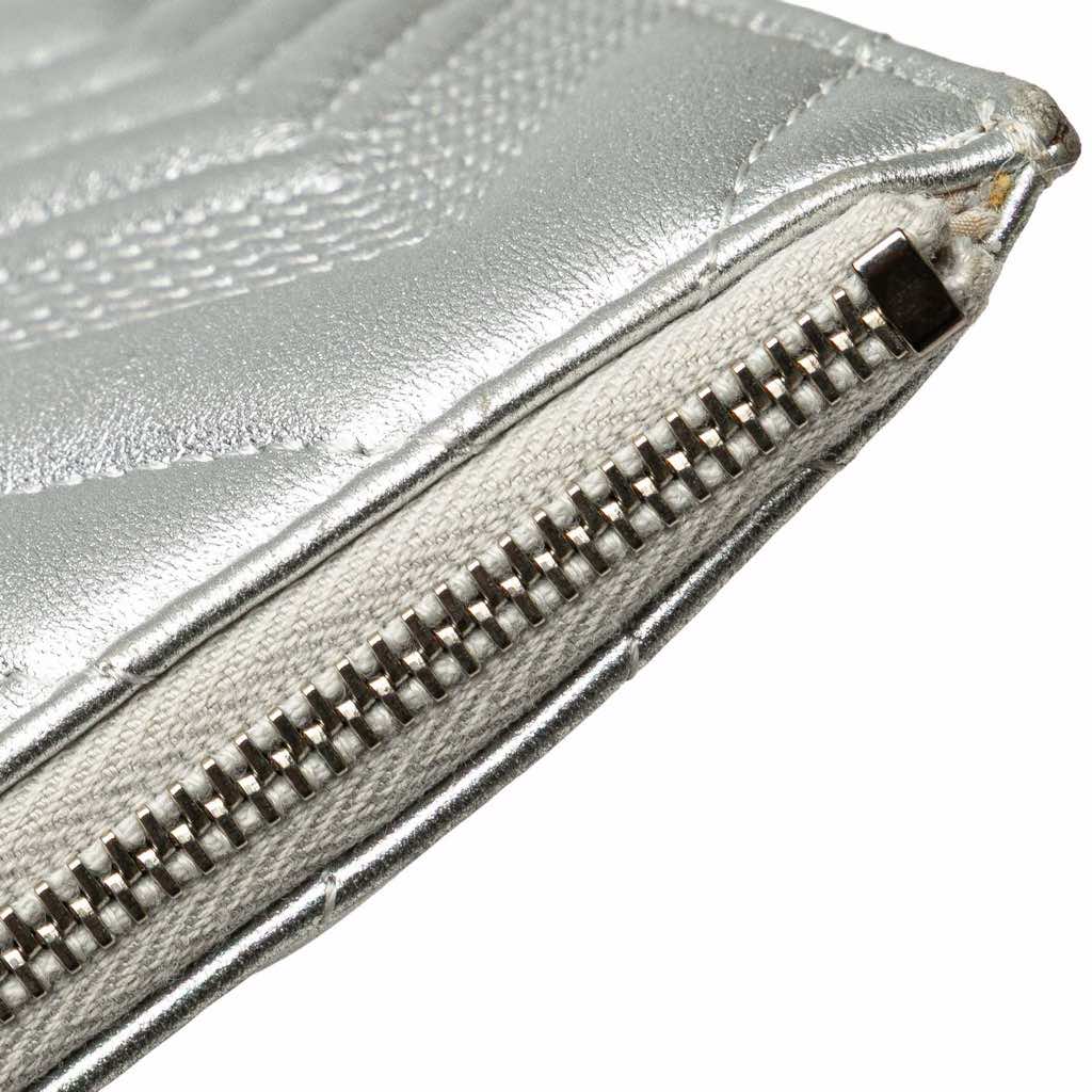 Chanel Medium Metallic Chevron Calfskin O Case Clutch - Image 11