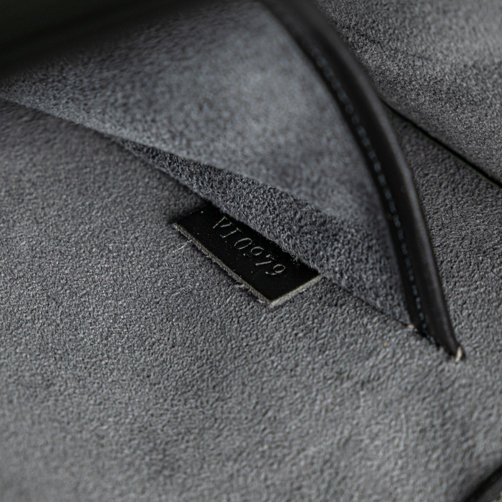 Louis Vuitton Epi Demi Lune - Detail 1