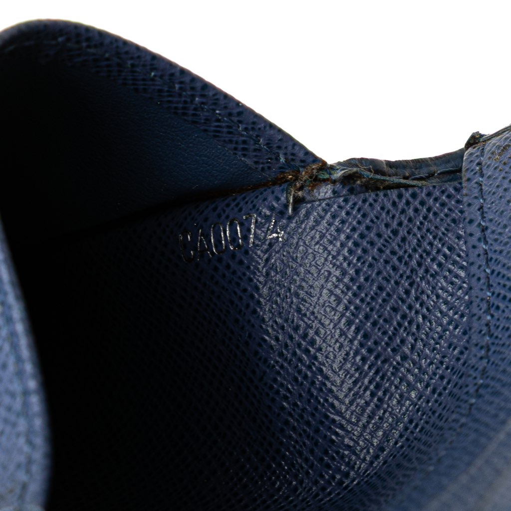 Louis Vuitton Epi Bifold Wallet - Detail 1