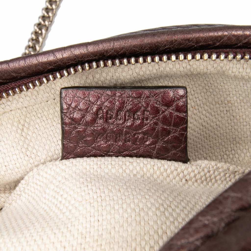 Gucci Mini Metallic Pebbled Calfskin Soho Chain Crossbody - Detail 1