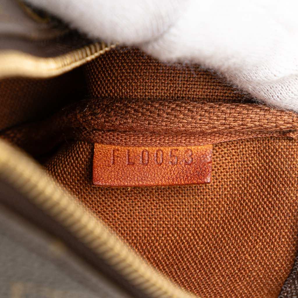 Louis Vuitton Monogram Bucket GM - Image 10