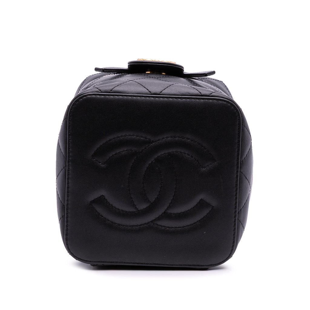 Chanel Small CC Quilted Calfskin Vanity Case with Chain - Image 6