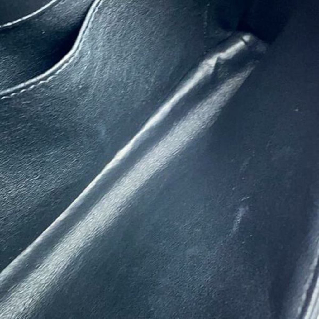 Chanel Medium Quilted Metallic Lambskin CC Chic Double Flap - Detail 1