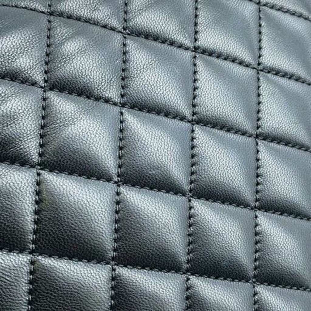 Chanel Medium Quilted Metallic Lambskin CC Chic Double Flap - Detail 2