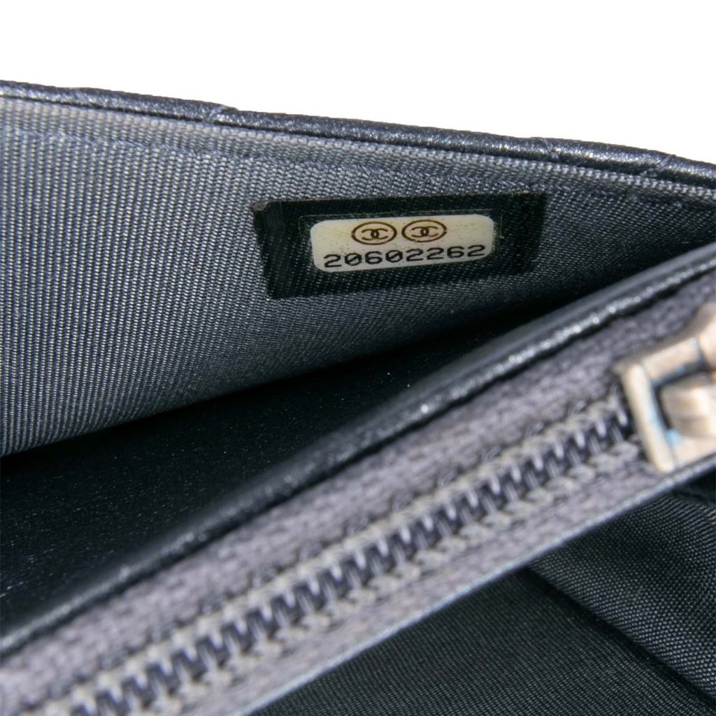 Chanel Quilted Lambskin Boy Wallet On Chain - Detail 1