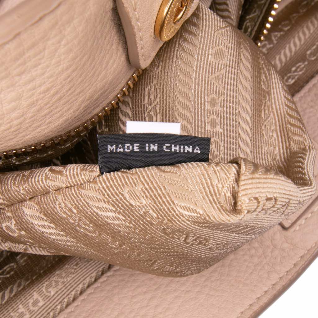 Prada Vitello Daino Double Pocket Tote - Detail 1
