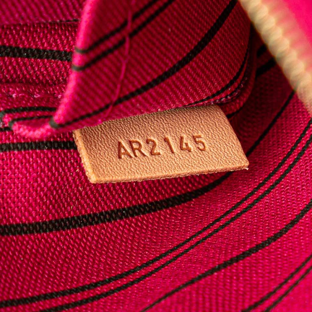 Louis Vuitton Monogram Neverfull Pouch - Detail 1