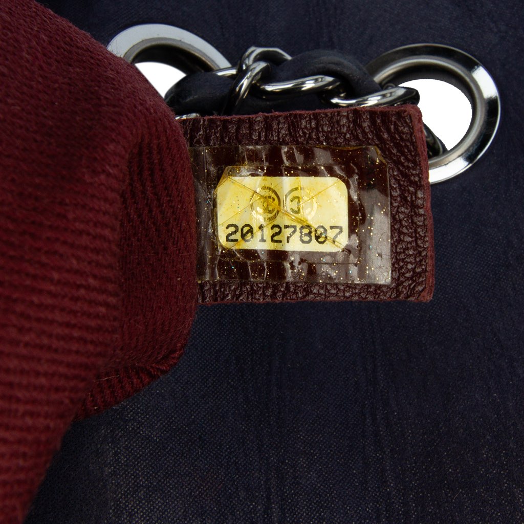 Chanel Chocolate Bar Iridescent Calfskin Bubble Flap - Detail 1