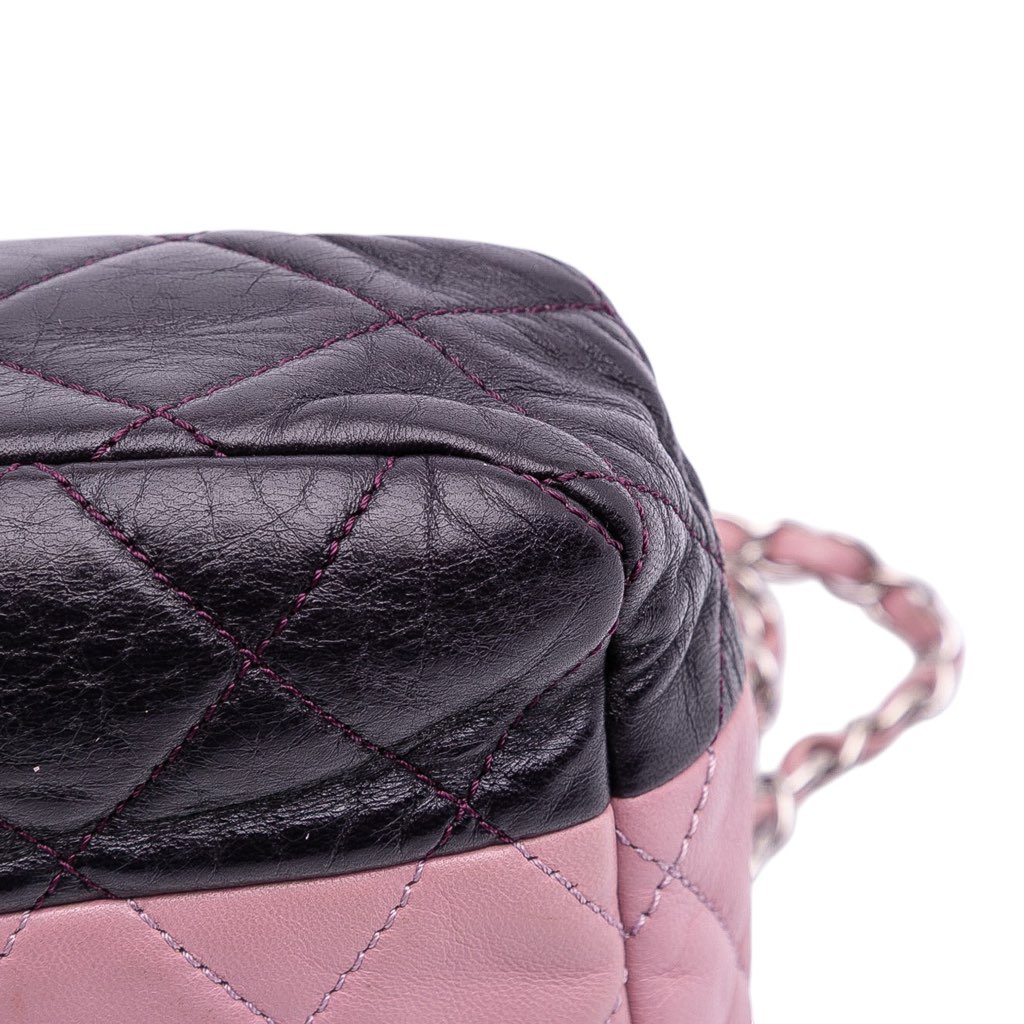 Chanel Medium Bicolor Lambskin and Calfskin CC Chain Flap - Detail 2