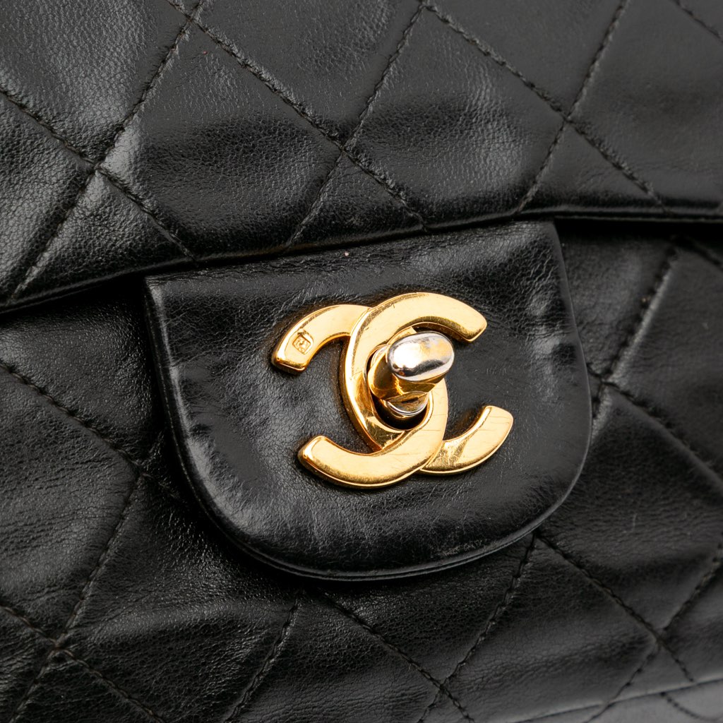 Chanel Small Classic Lambskin Double Flap - Detail 2