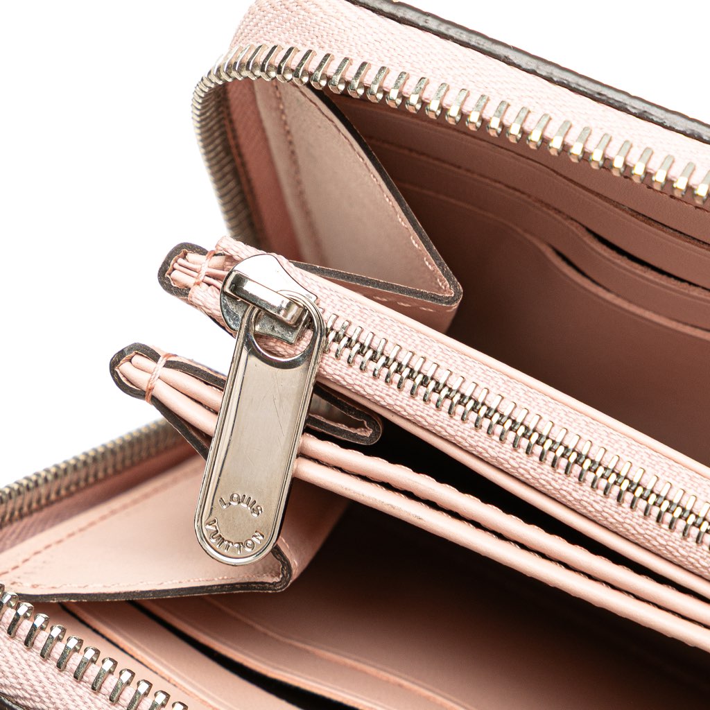 Louis Vuitton Monogram Mahina Zippy Wallet - Detail 1