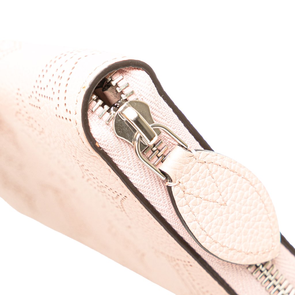 Louis Vuitton Monogram Mahina Zippy Wallet - Detail 2