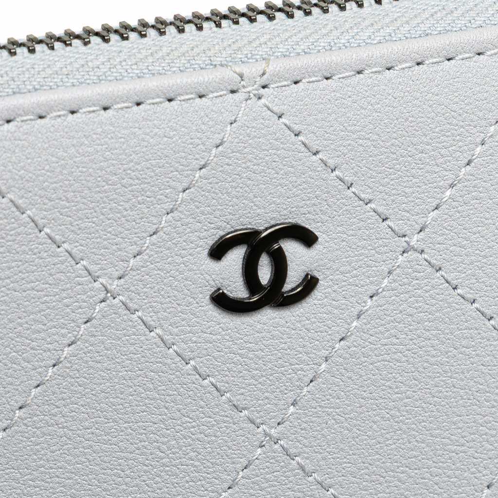 Chanel CC Quilted Calfskin Zip Wallet - Detail 2