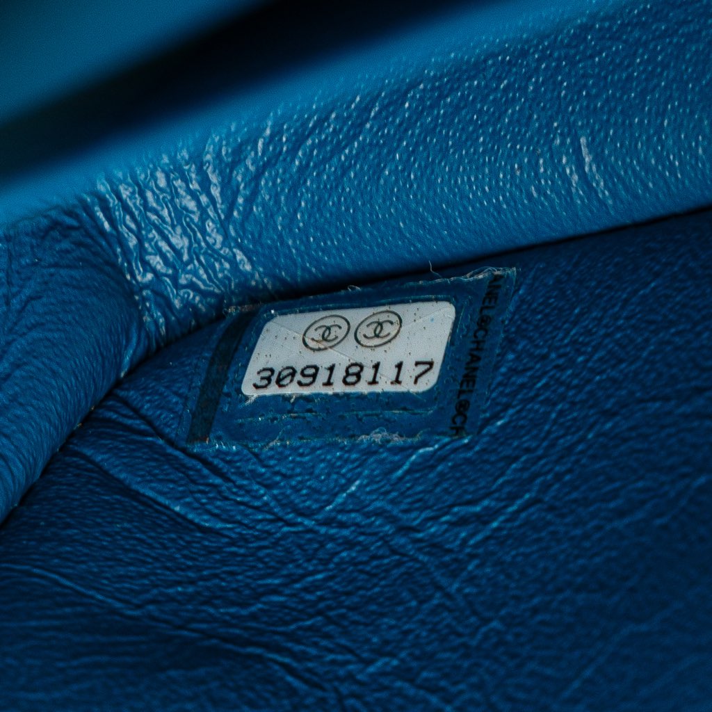 Chanel Medium Classic Caviar Double Flap - Detail 1