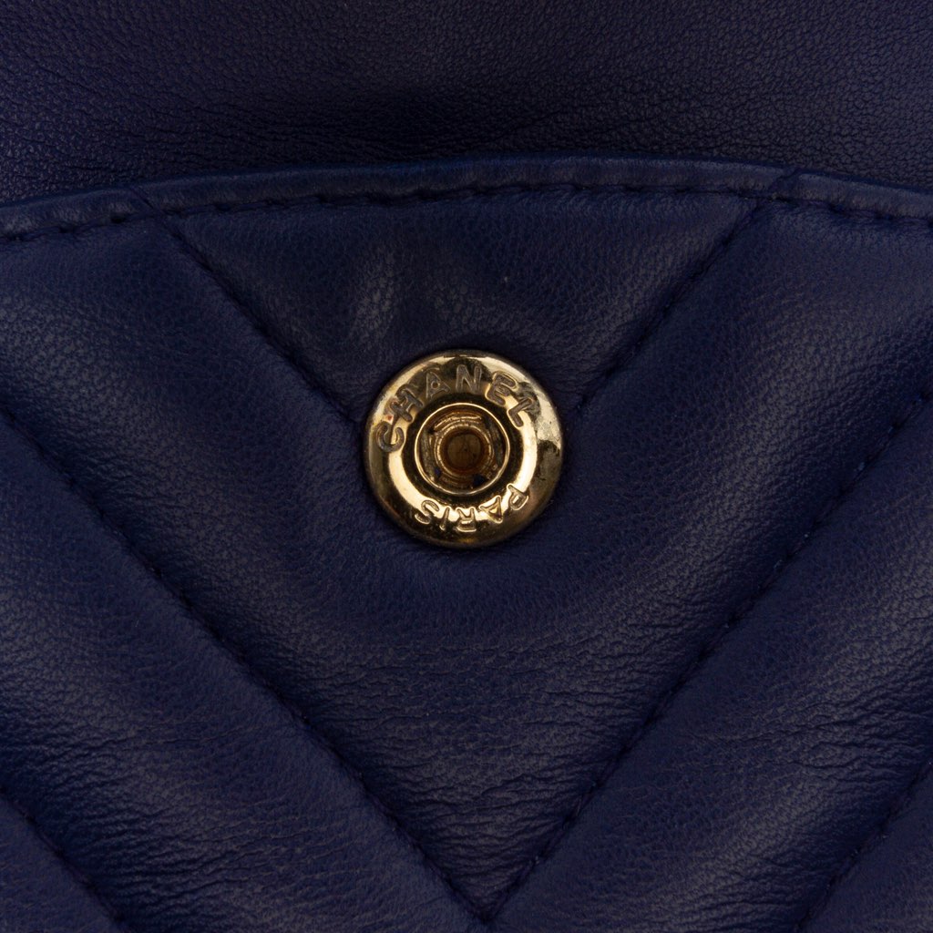 Chanel Medium Classic Chevron Lambskin Double Flap - Detail 2