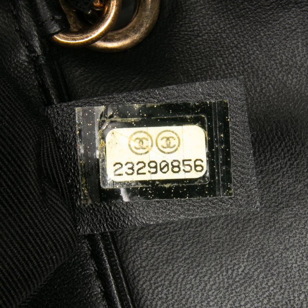 Chanel Lambskin CC Antico Flap - Detail 1