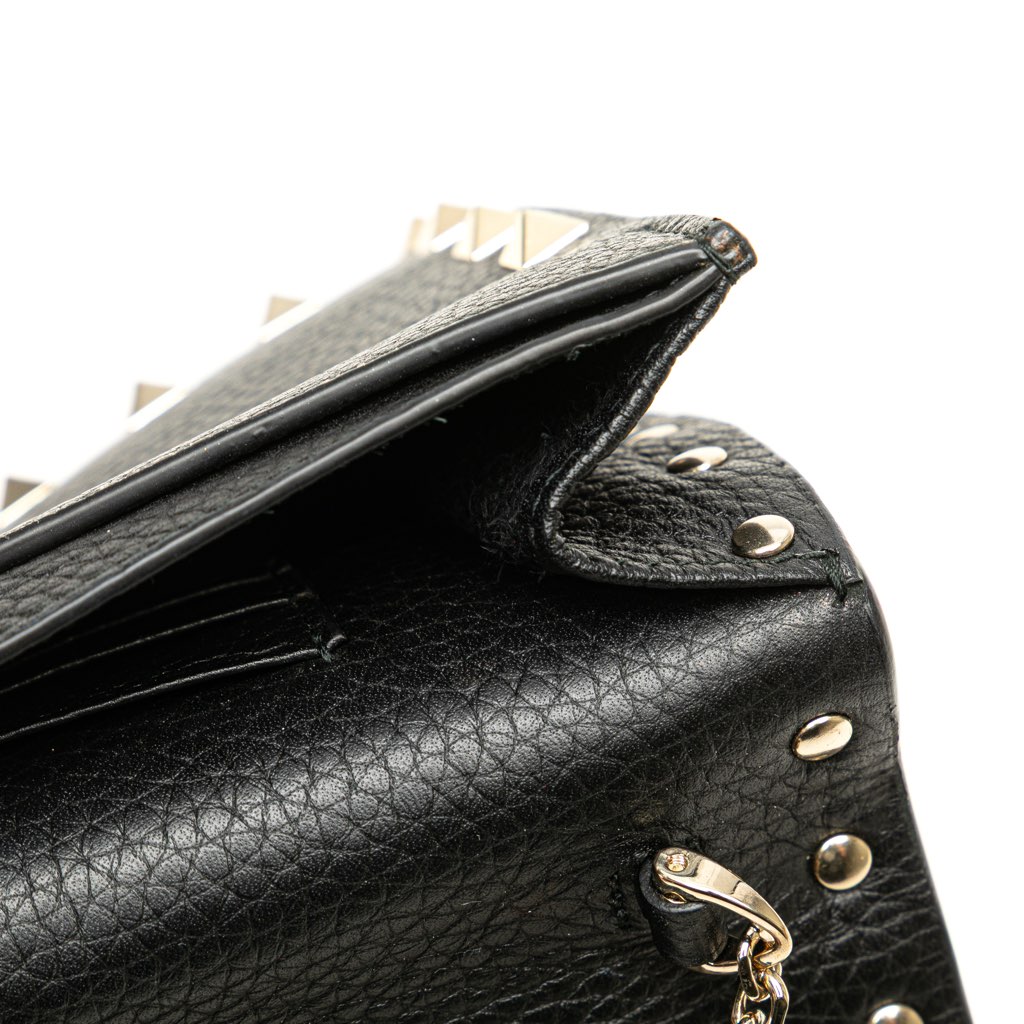 Valentino Pebbled Calfskin Rockstud Envelope Wallet on Chain - Detail 2