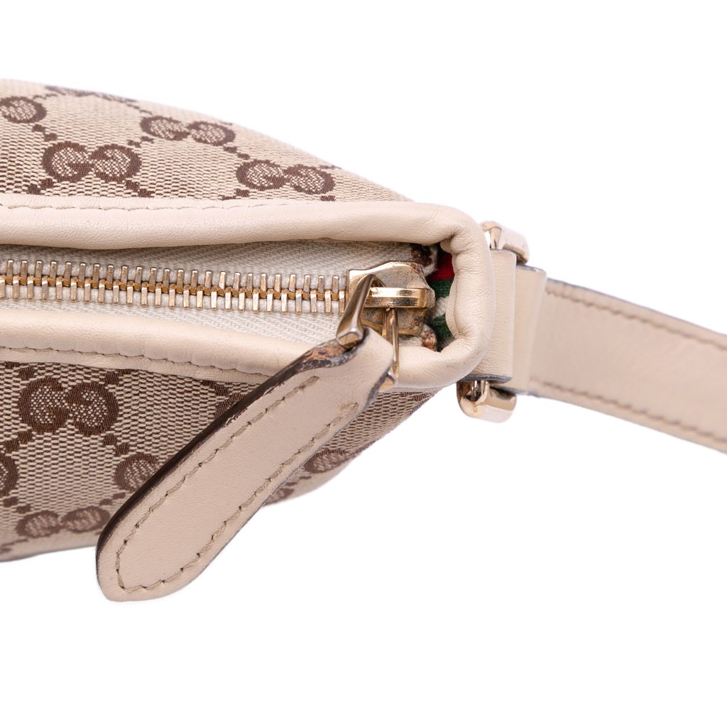 Gucci Medium GG Canvas New Britt Half Moon Crossbody - Detail 2