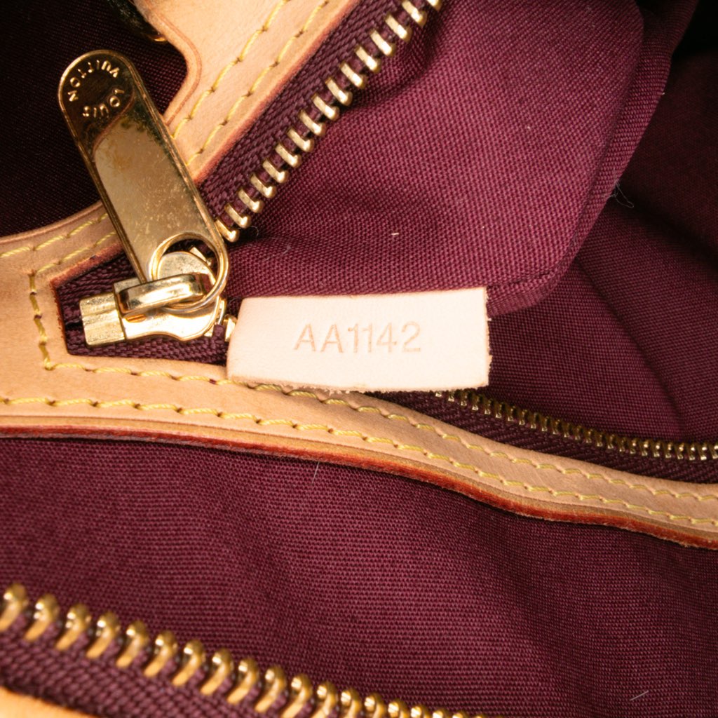 Louis Vuitton Monogram Vernis Brea MM - Detail 1